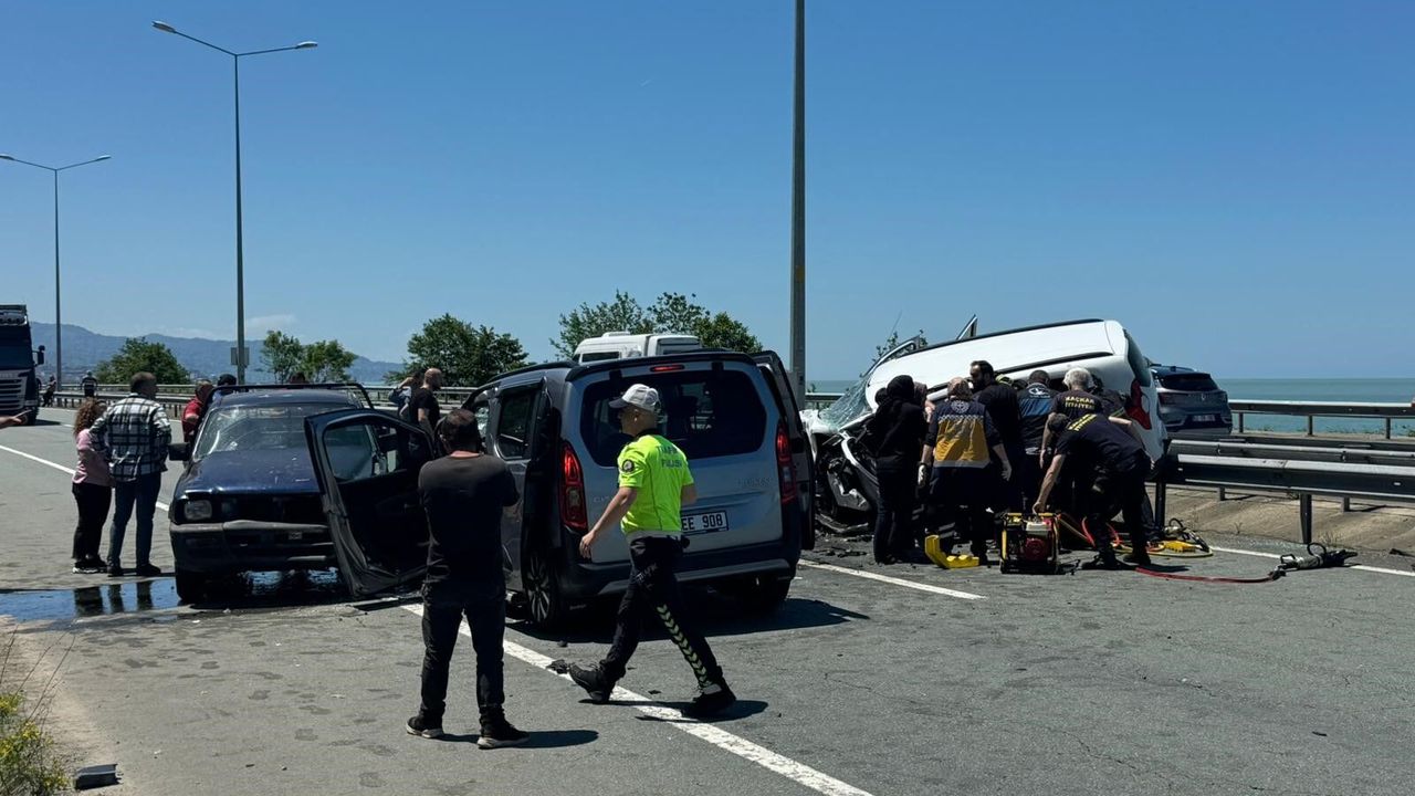 Rize'de meydana gelen zincirleme kazada Mevlüt Hatinoğlu ve Makbule Hatinoğlu