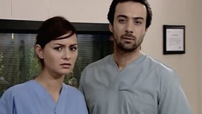  Doktorlar dizisiyle tanınan Devrim Nas'tan acı haber geldi. Babası