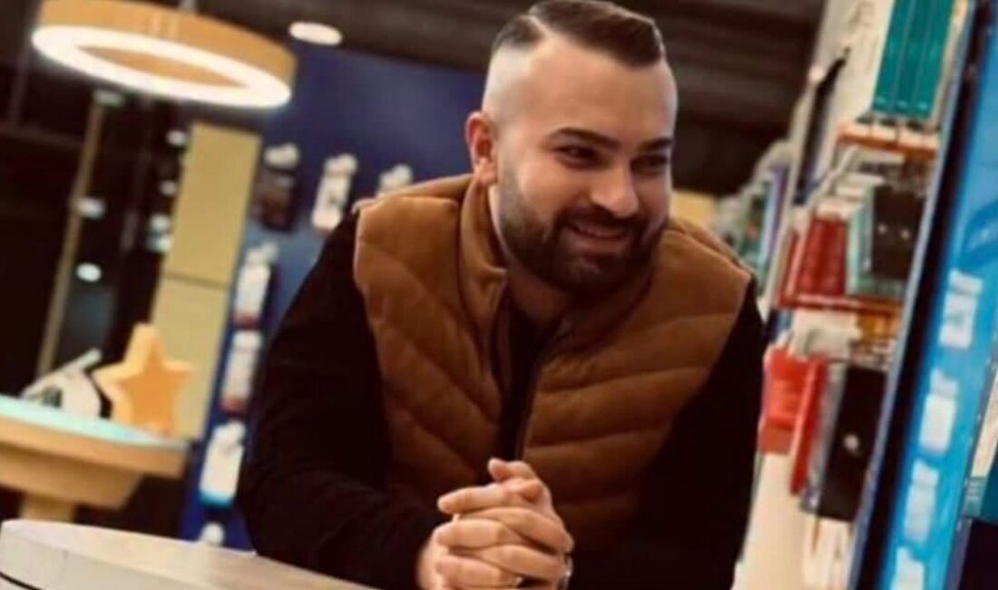 Mardin’de kahreden olay: Hasan Aygün evinde ölü bulundu Mardin'den acı haber: 25 yaşındaki Hasan Aygün evinde ölü bulundu.