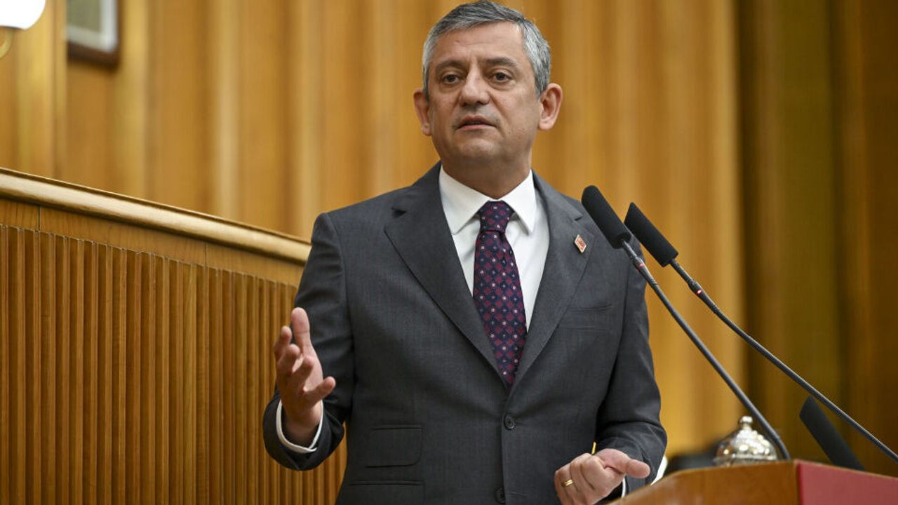 CHP'de 28 PM üyesi noter aracılığıyla istifa etti. Zeynel Emre,