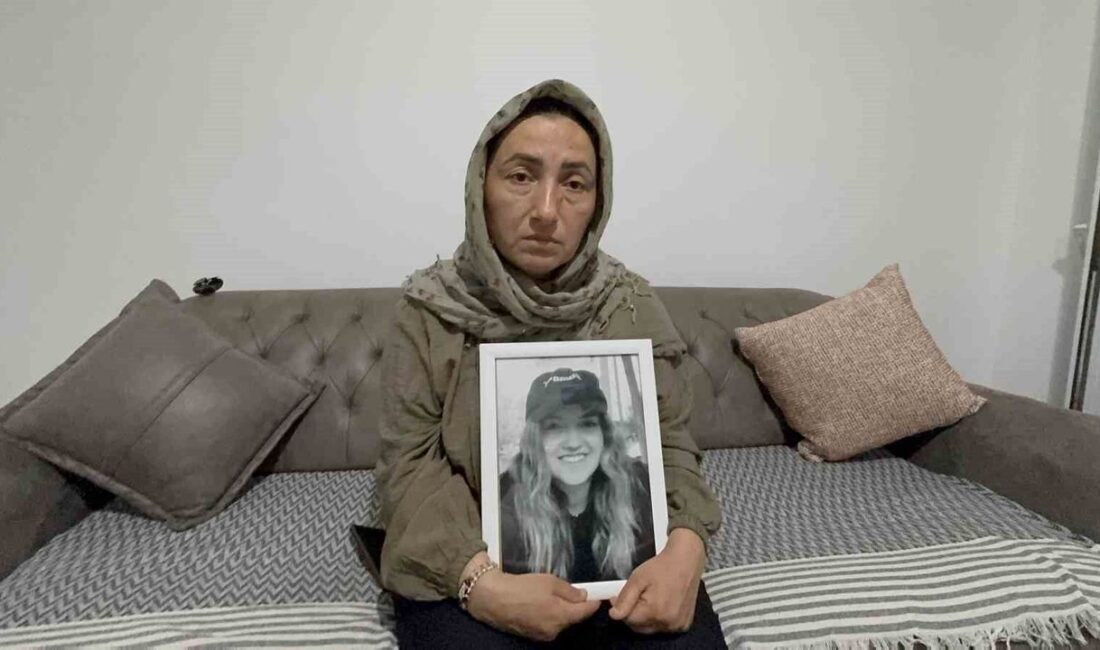 Darıca Cinayeti: 18 Yaşındaki Ece Naz Macit Kimdir? 18 yaşındaki Ece Naz Macit, Kocaeli Darıca'da arkadaşlarıyla bulunduğu evde