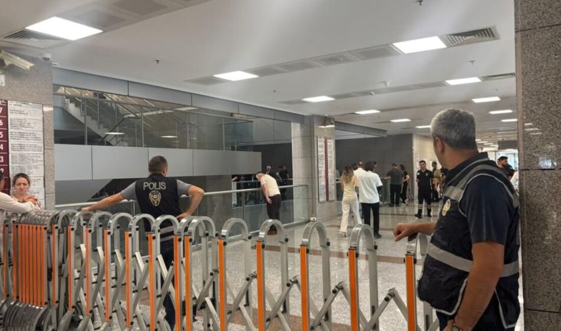 İstanbul Adalet Sarayı’nda Dehşet: Tutuklama İstenen Şüpheli 6. Kattan Atladı Çağlayan Adliyesi'nde hırsızlık şüphelisi H.T. 6. kattan atlayarak hayatını kaybetti.